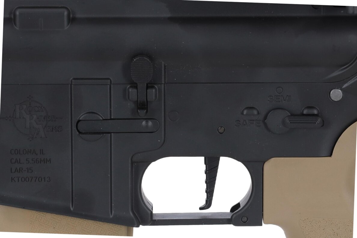 Specna Arms RRA SA-E17 EDGE™ HAL 2 Light Ops Stock Gen. 2 Half-Tan airsoft Carbine 1