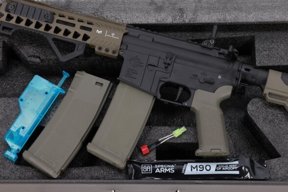 Specna Arms RRA SA-E17 EDGE™ HAL 2 Light Ops Stock Gen. 2 Olive airsoft Carbine 4 Specna Arms RRA SA-E17 EDGE™ HAL 2 Light Ops Stock Gen. 2 Olive airsoft Carbine 4
