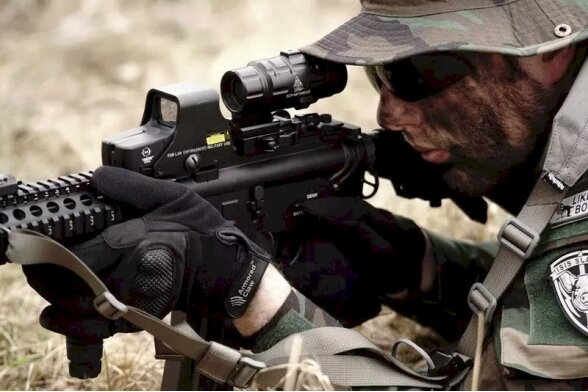 TO551 Red Dot Sight Replica - black 8