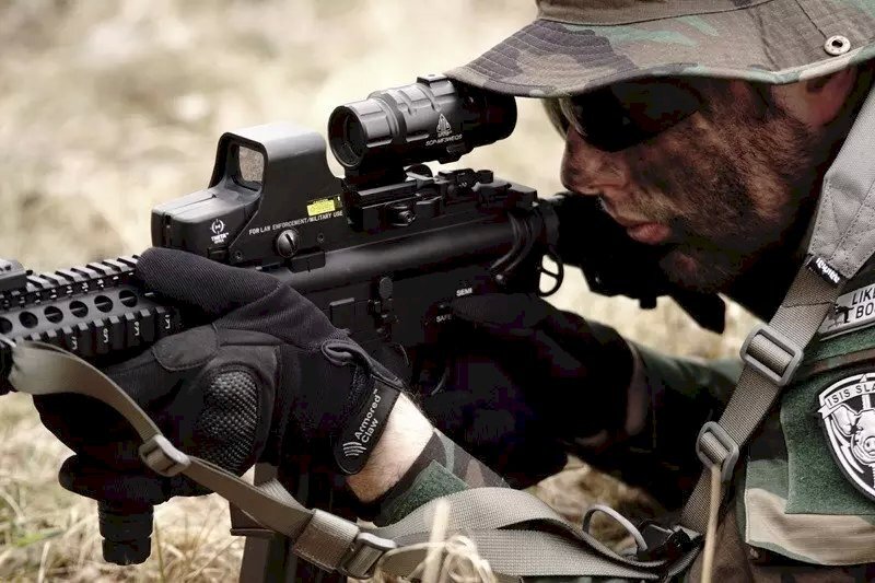 TO551 Red Dot Sight Replica - black 8